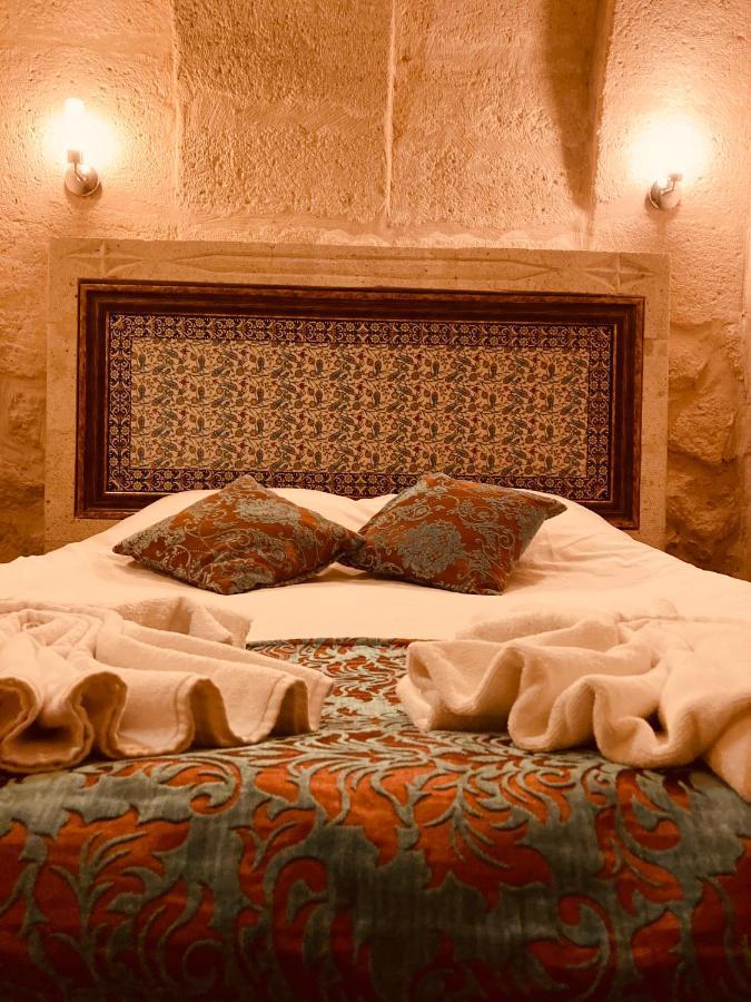 Monte Cappa Cave House Bed & Breakfast Ürgüp Bagian luar foto