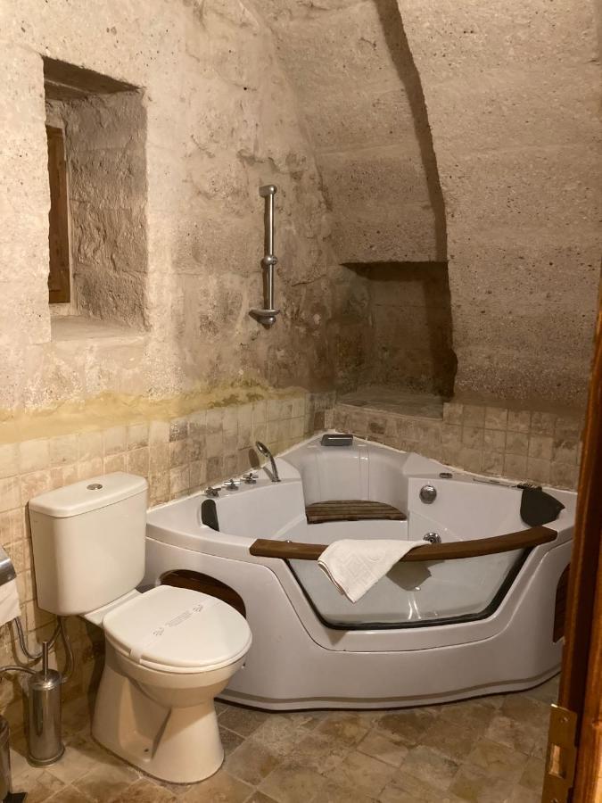 Monte Cappa Cave House Bed & Breakfast Ürgüp Bagian luar foto