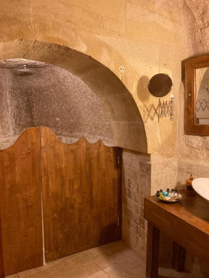 Monte Cappa Cave House Bed & Breakfast Ürgüp Bagian luar foto