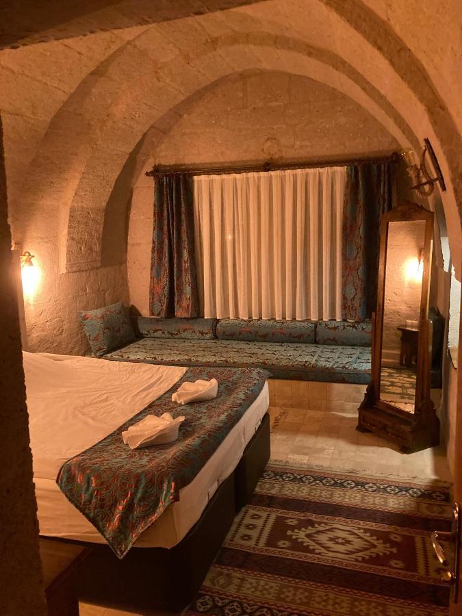 Monte Cappa Cave House Bed & Breakfast Ürgüp Bagian luar foto