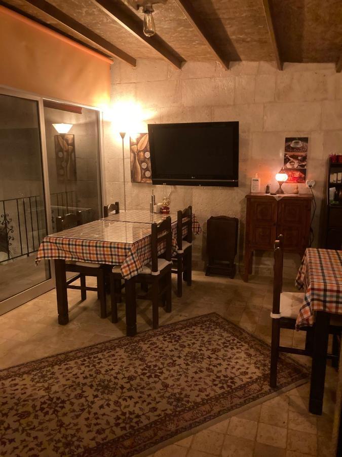 Monte Cappa Cave House Bed & Breakfast Ürgüp Bagian luar foto