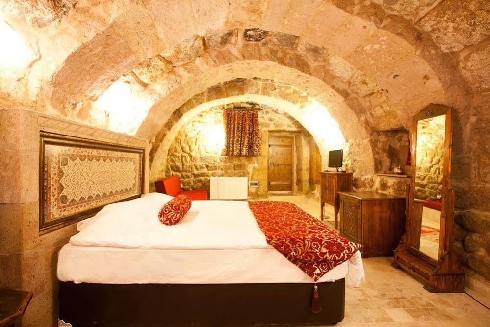 Monte Cappa Cave House Bed & Breakfast Ürgüp Bagian luar foto