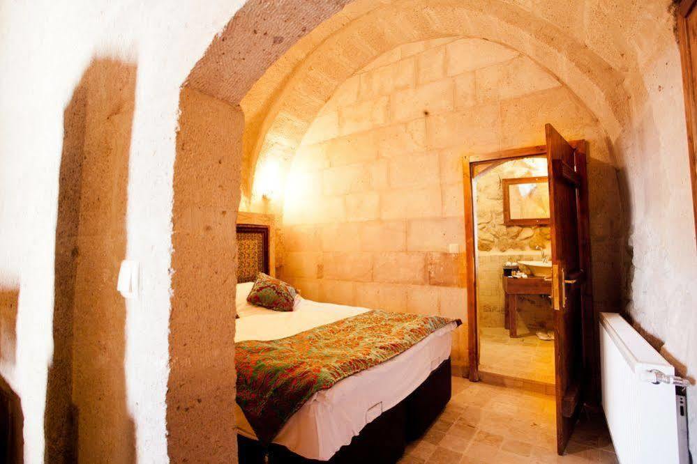 Monte Cappa Cave House Bed & Breakfast Ürgüp Bagian luar foto