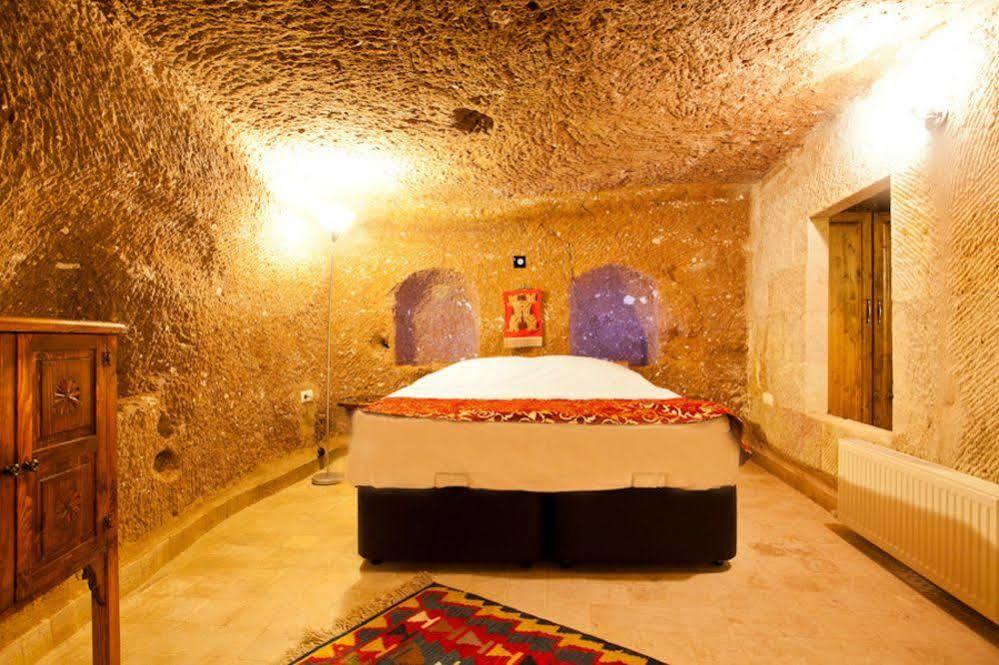 Monte Cappa Cave House Bed & Breakfast Ürgüp Bagian luar foto
