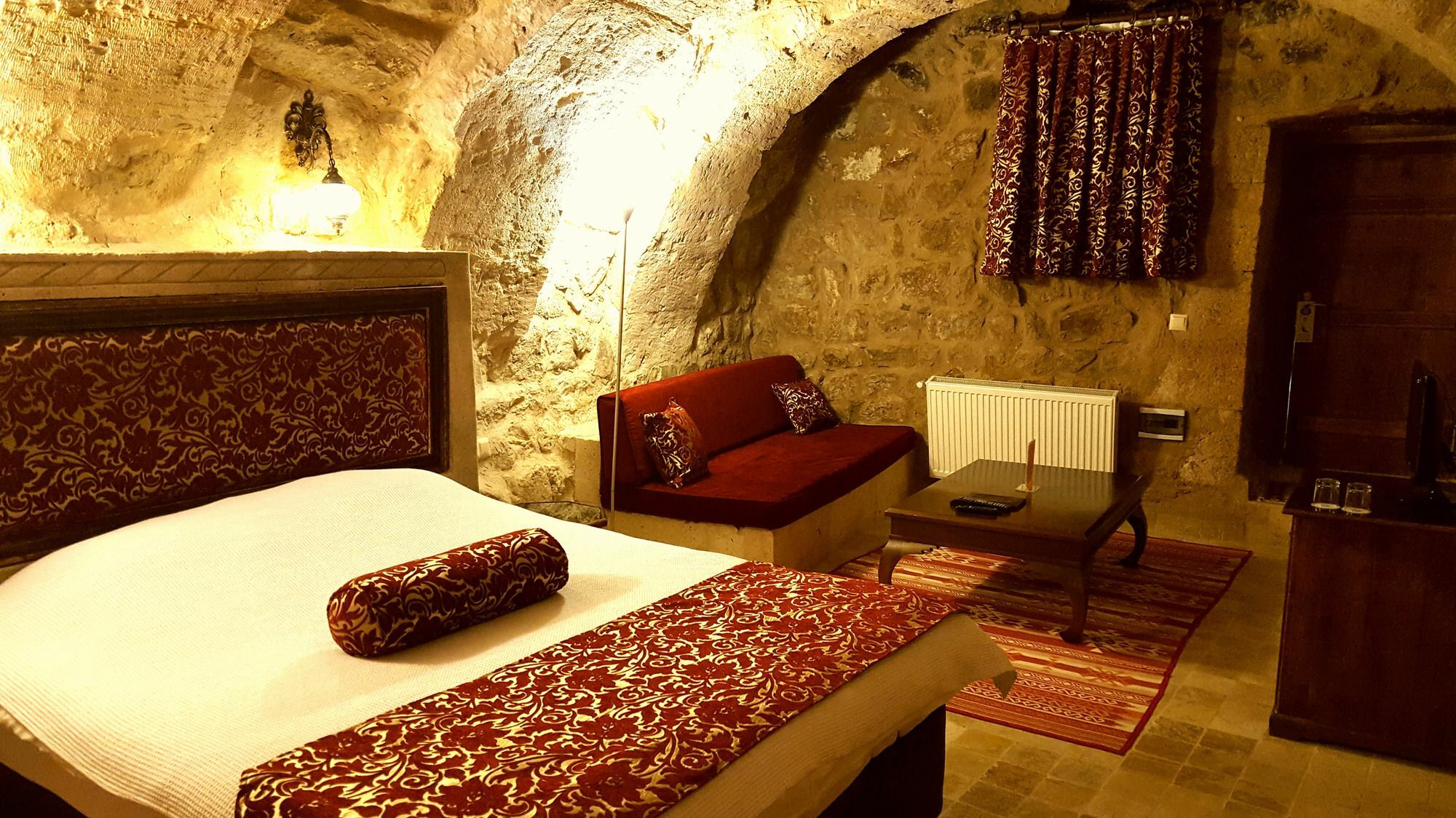 Monte Cappa Cave House Bed & Breakfast Ürgüp Bagian luar foto